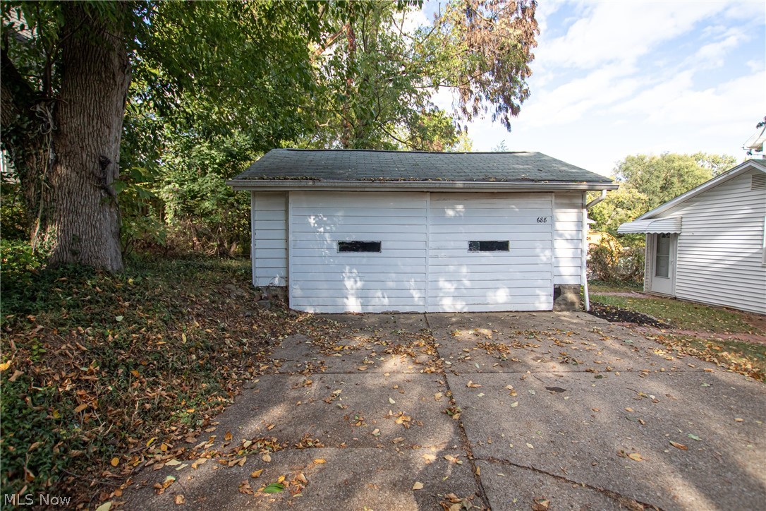 688 Wooster Road North Barberton, OH 44203 - Photo 41 of 47 View of garage