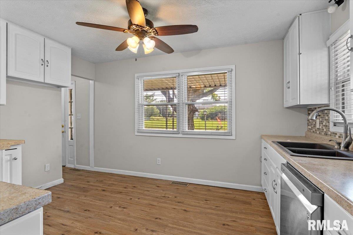 101 Adloff Lane Springfield, IL 62703 - Photo 10 of 32