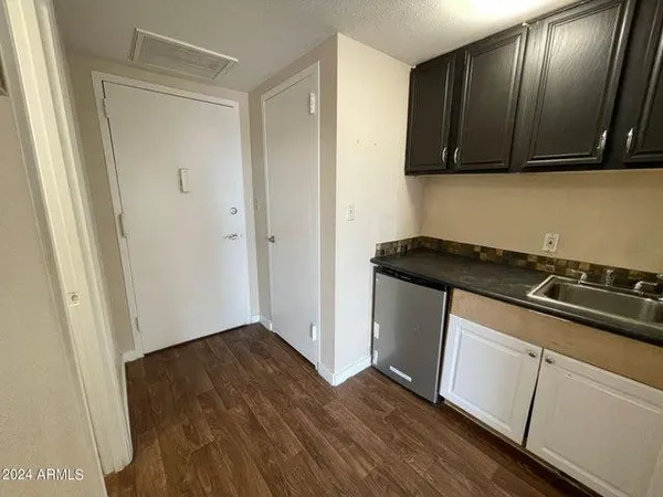 $900 | 4750 North Central Avenue, Unit 4S, Phoenix, AZ 85012