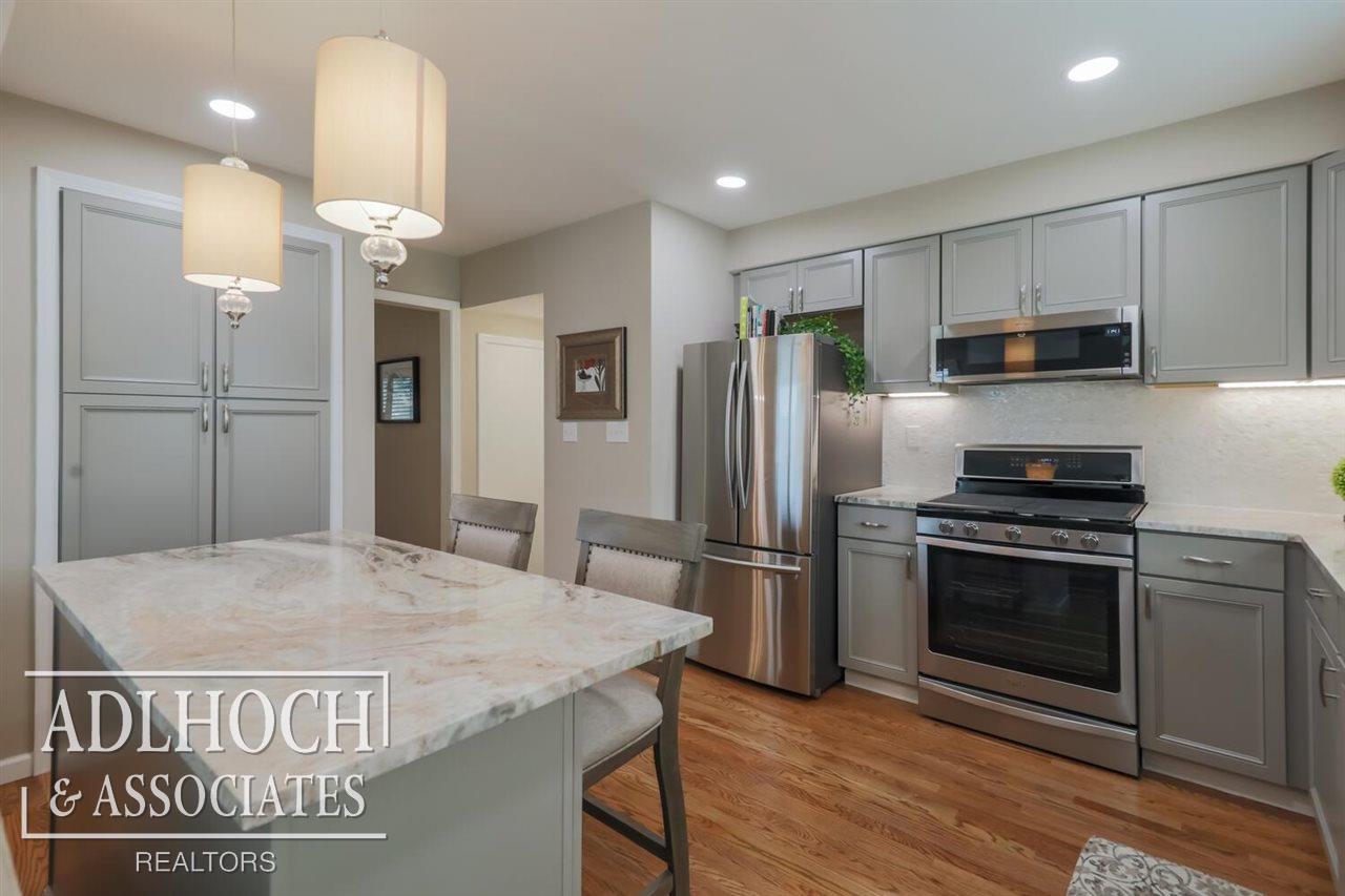 1700 Vernier Road Grosse Pointe Woods, MI 48236 - Photo 11 of 38