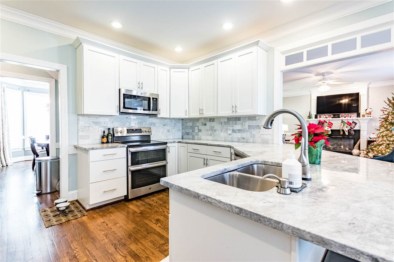 7913 Sandy Bottom Way Raleigh, NC 27613 - Photo 2 of 23 KITCHEN