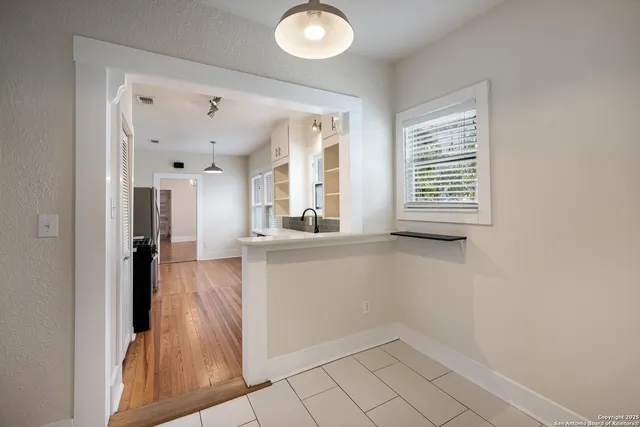 $1,850 | 121 West Woodlawn Avenue, Unit 2, San Antonio, TX 78212