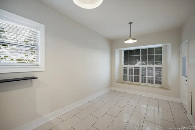 $1,850 | 121 West Woodlawn Avenue, Unit 2, San Antonio, TX 78212