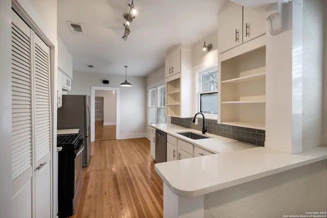 $1,850 | 121 West Woodlawn Avenue, Unit 2, San Antonio, TX 78212