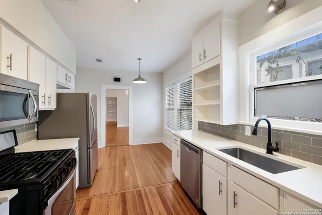 $1,850 | 121 West Woodlawn Avenue, Unit 2, San Antonio, TX 78212