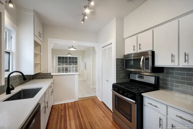 $1,850 | 121 West Woodlawn Avenue, Unit 2, San Antonio, TX 78212