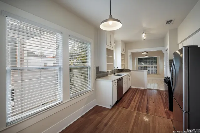 $1,850 | 121 West Woodlawn Avenue, Unit 2, San Antonio, TX 78212