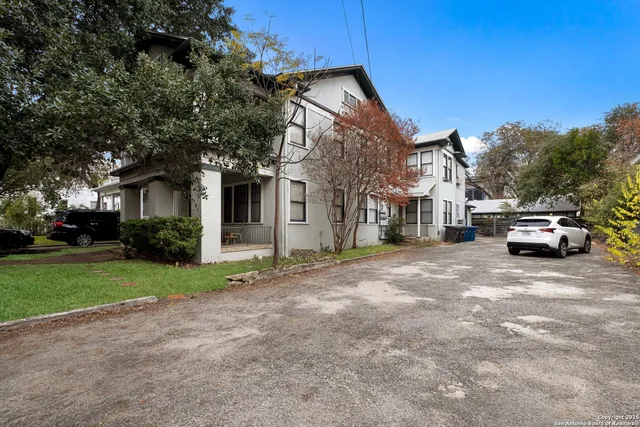 $1,850 | 121 West Woodlawn Avenue, Unit 2, San Antonio, TX 78212