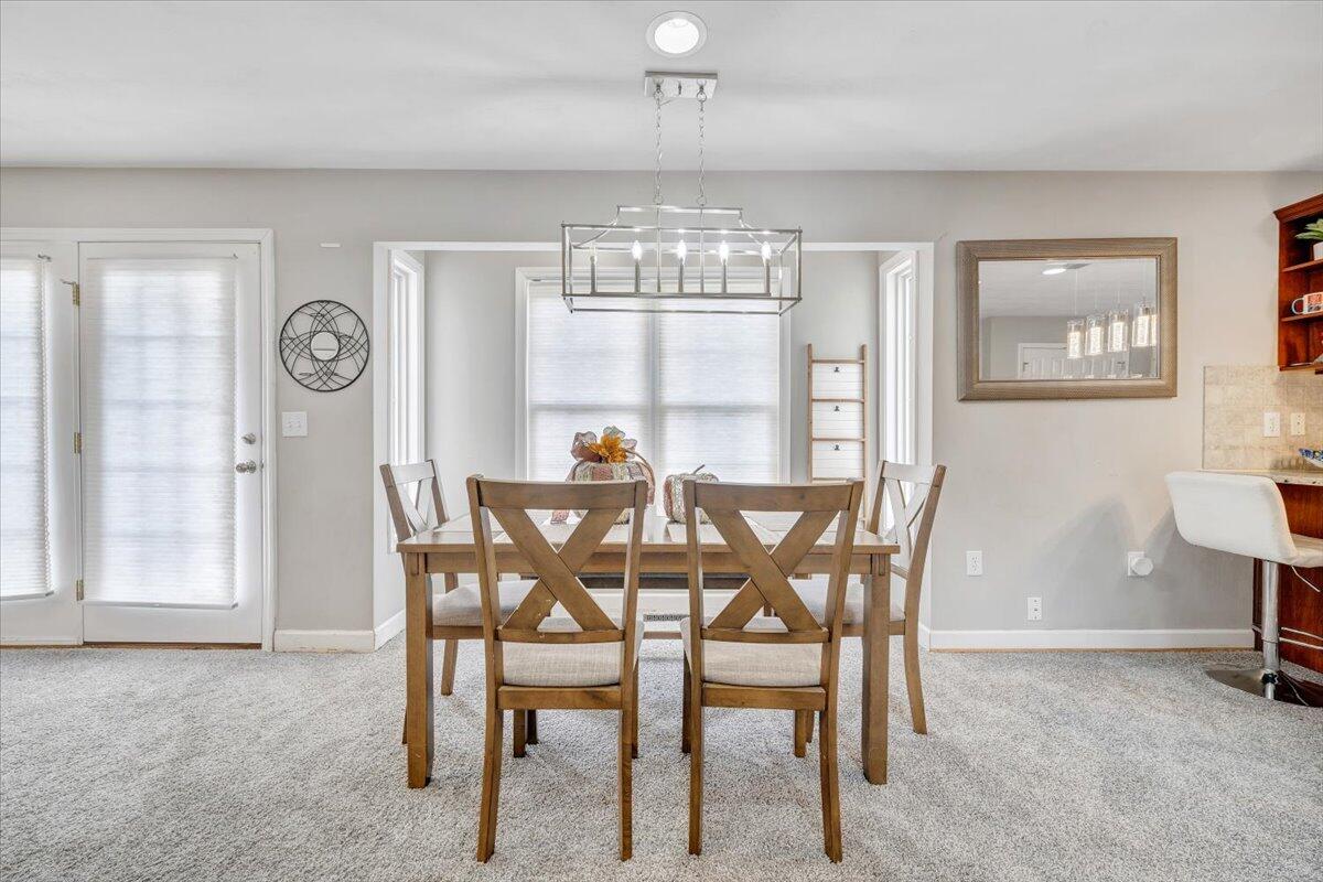 1818 High Gate Lane Salem, VA 24153 - Photo 15 of 41 Kitchen