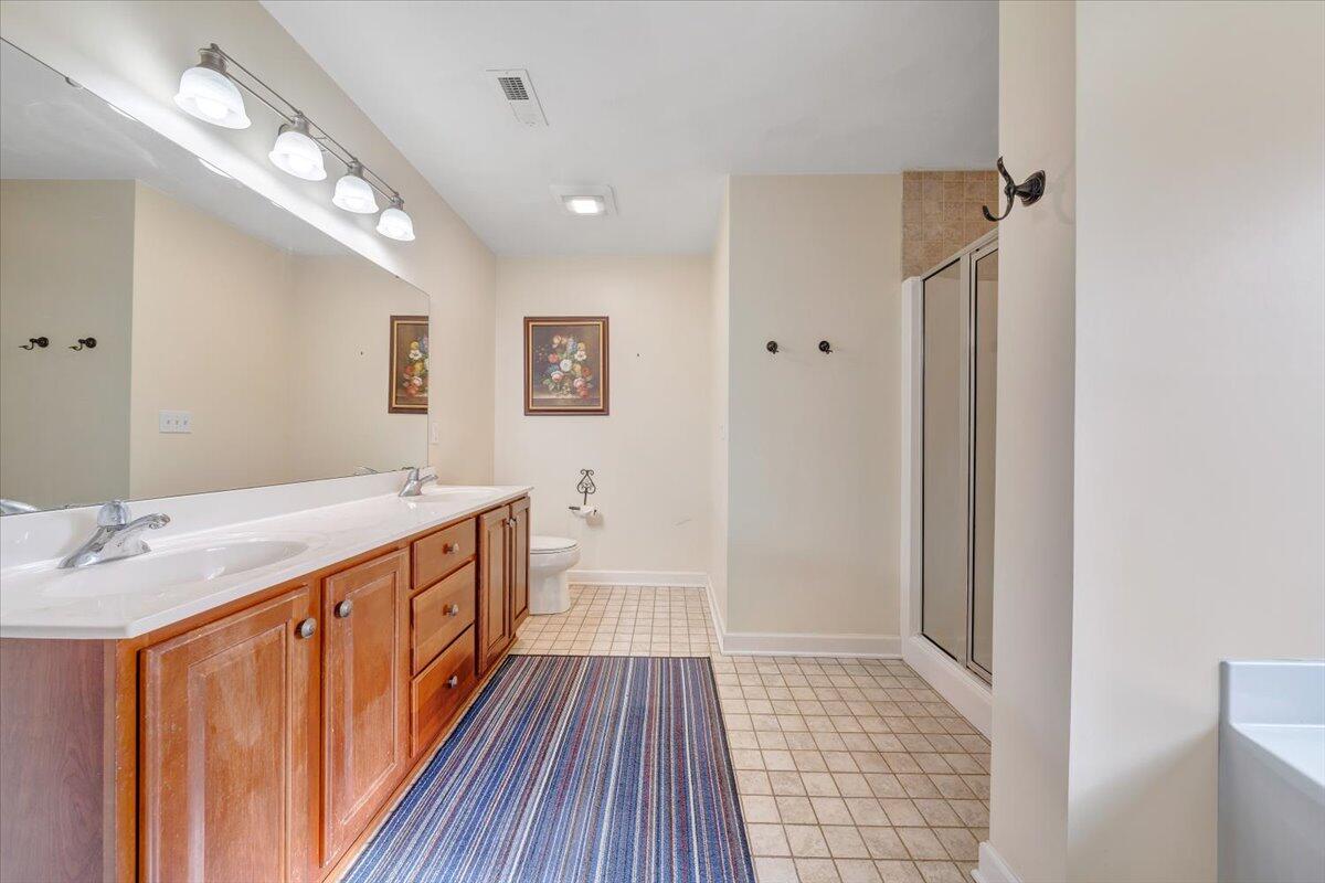 1818 High Gate Lane Salem, VA 24153 - Photo 20 of 41 Owners Bath