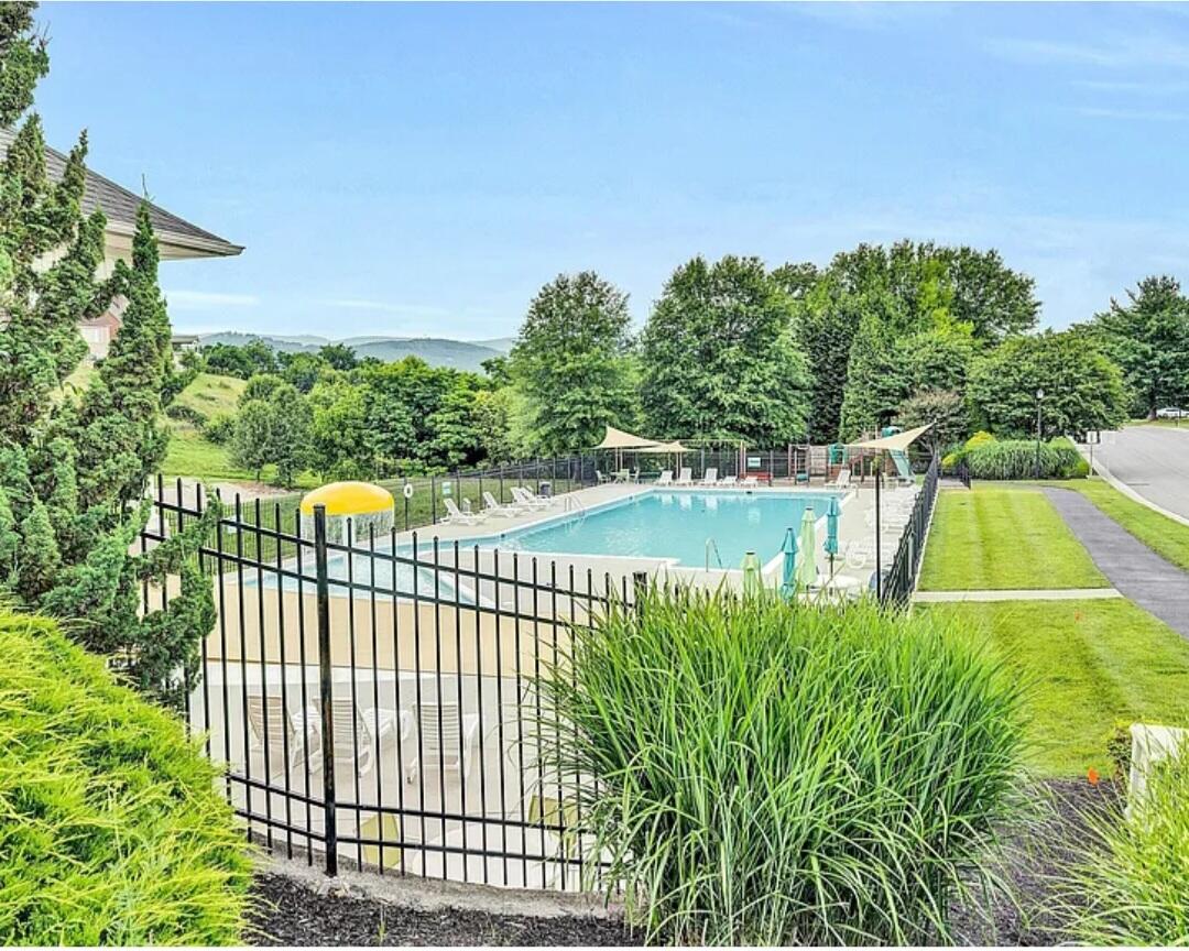 1818 High Gate Lane Salem, VA 24153 - Photo 39 of 41 Community Pool