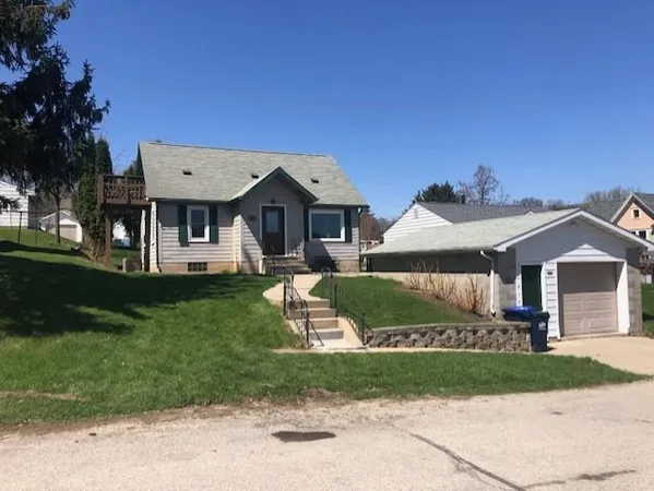$210,000 | 705 Rochelle Avenue South, Lanesboro, MN 55949