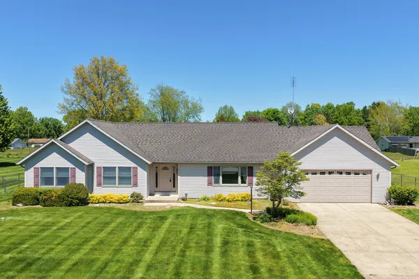 $399,900 | 29376 Saddlebred Lane, Dowagiac, MI 49047