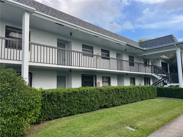 $1,700 | 1290 Southeast Parkview Place, Unit A9, Stuart, FL 34994
