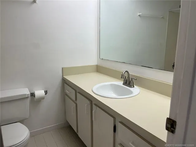 $1,700 | 1290 Southeast Parkview Place, Unit A9, Stuart, FL 34994