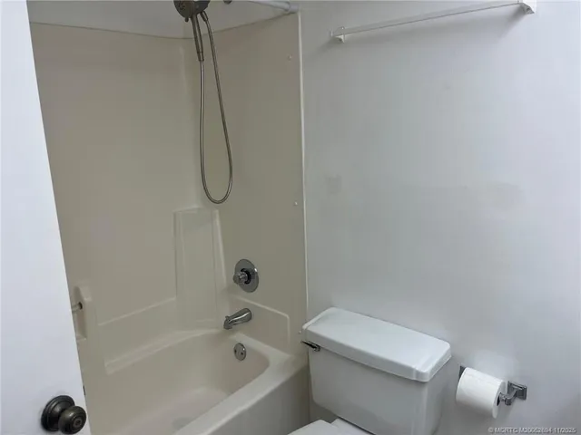 $1,700 | 1290 Southeast Parkview Place, Unit A9, Stuart, FL 34994