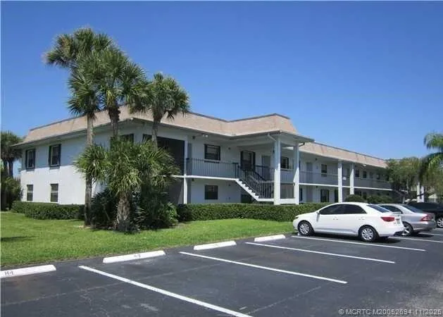 $1,700 | 1290 Southeast Parkview Place, Unit A9, Stuart, FL 34994