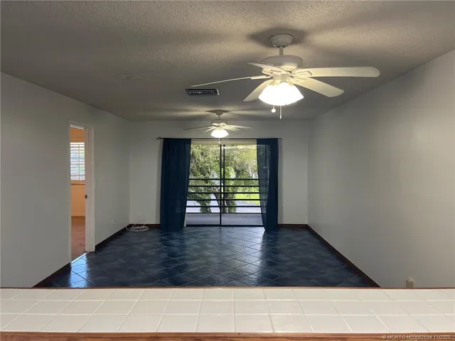 $1,700 | 1290 Southeast Parkview Place, Unit A9, Stuart, FL 34994