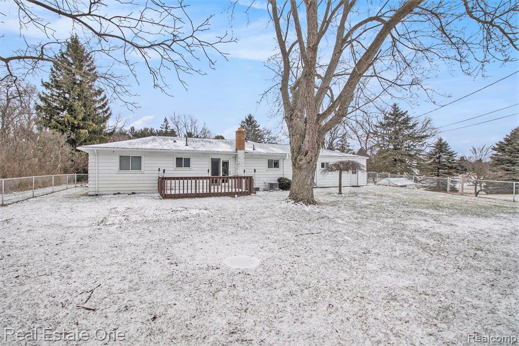3449 Middle Road Highland, MI 48357 - Photo 21 of 30