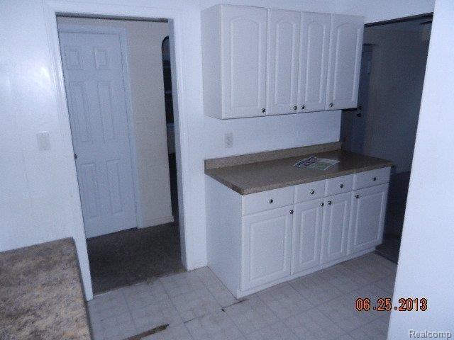 18563 Edinborough Road Detroit, MI 48219 - Photo 7 of 14 DSCN2548.JPG