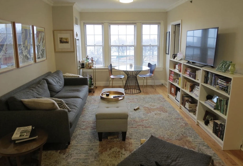 534 Beacon Street, Unit 406 Boston, MA 02215 - Photo 1 of 6