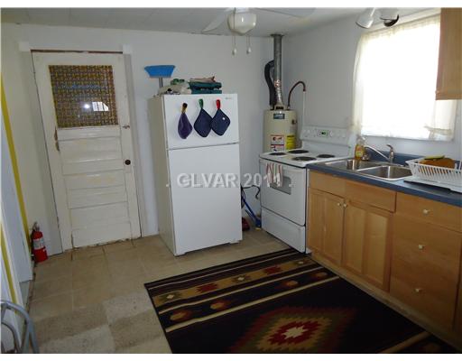 298 High Ely, NV 89301 - Photo 2 of 3 Kitchen.