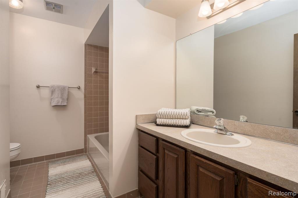 1353 Lomas Verdes Rochester Hills, MI 48306 - Photo 35 of 42