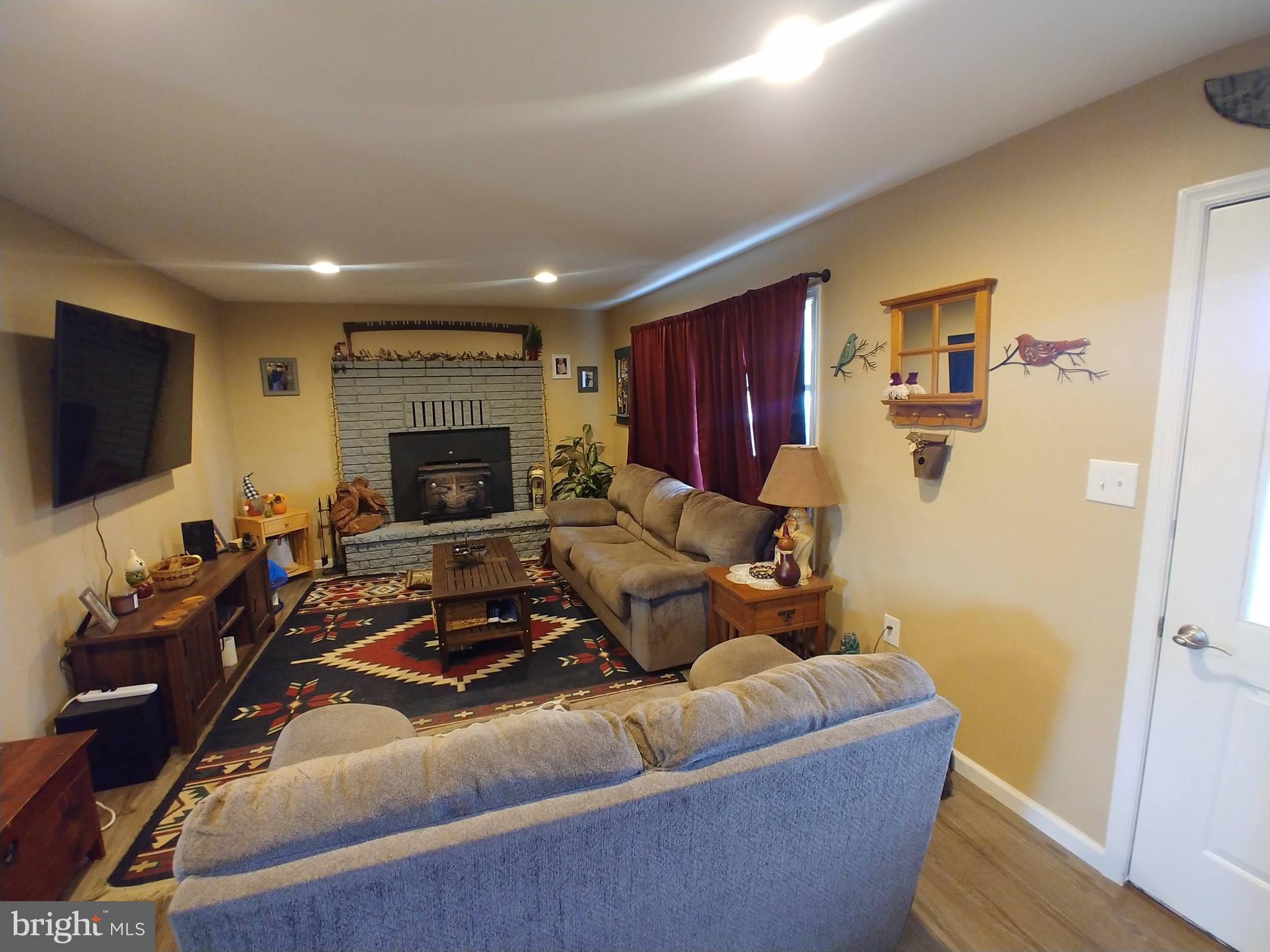 42 Jumper Road Shippensburg, PA 17257 - Photo 3 of 27 Living Room