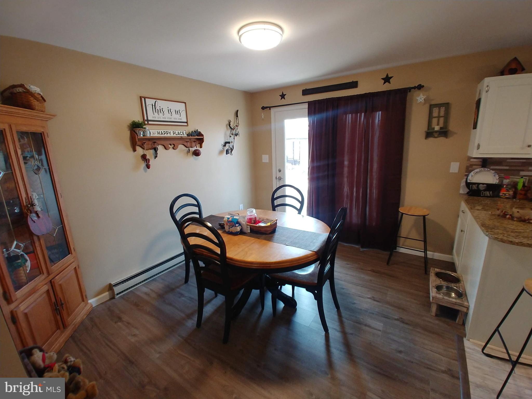 42 Jumper Road Shippensburg, PA 17257 - Photo 10 of 27 Dining area