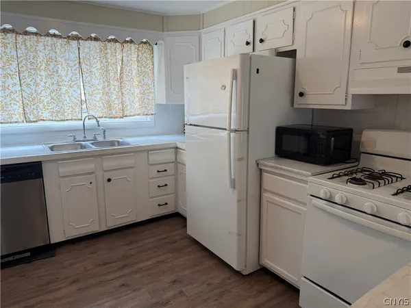 $179,900 | 189 West 3rd Street, Oswego, NY 13126