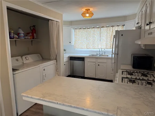 $179,900 | 189 West 3rd Street, Oswego, NY 13126