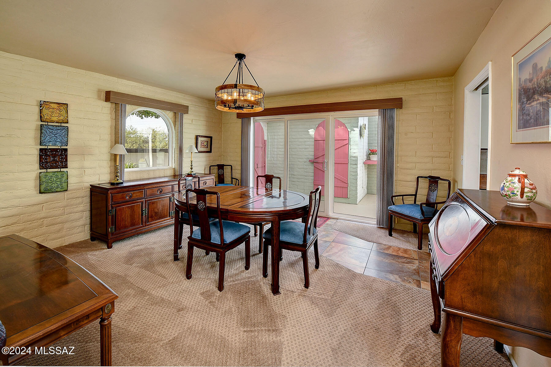 729 West Las Lomitas Road Tucson, AZ 85704 - Photo 14 of 40 DINING AREA W/ SLIDER TO BACK PATIO