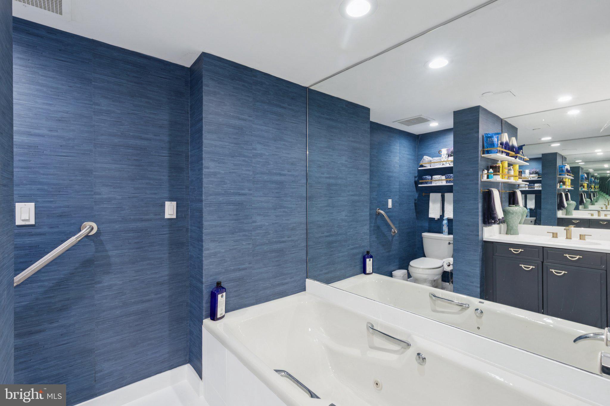 202-10 West Rittenhouse Square, Unit 1409 Philadelphia, PA 19103 - Photo 18 of 39