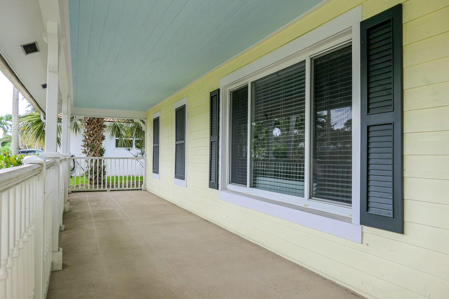 18014 Perigon Way Jupiter, FL 33458 - Photo 3 of 35 a view of backyard with green space