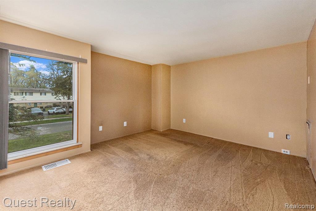 23574 Lahser Road Southfield, MI 48033 - Photo 11 of 17 Gallery Image 11