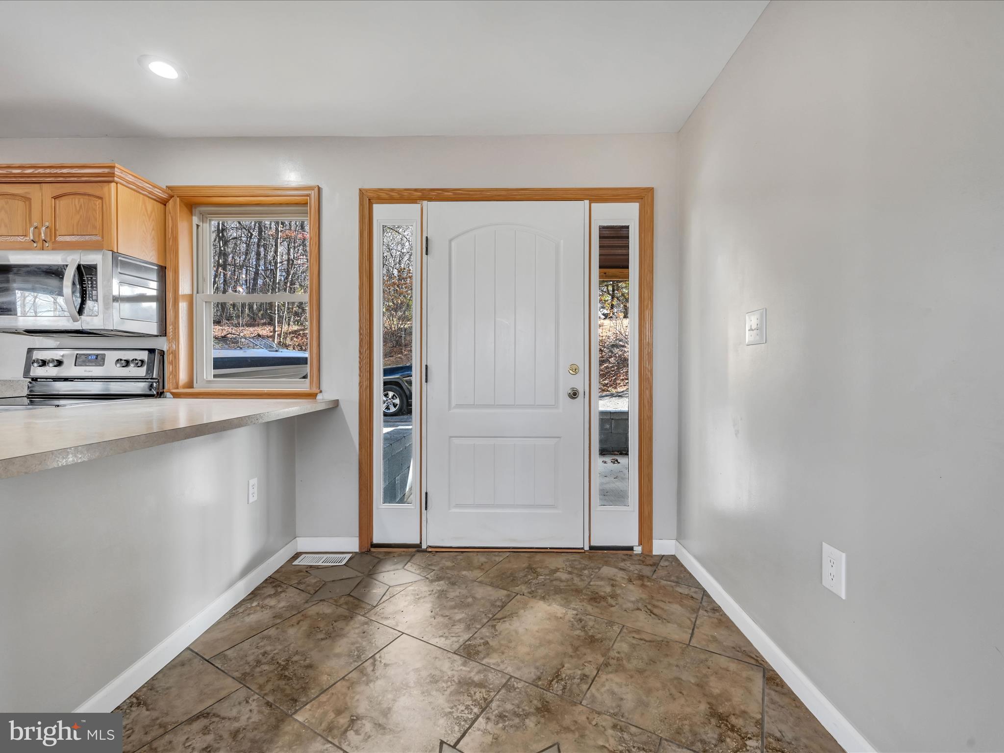 55 Fitzkee Road Conestoga, PA 17516 - Photo 4 of 33 Foyer