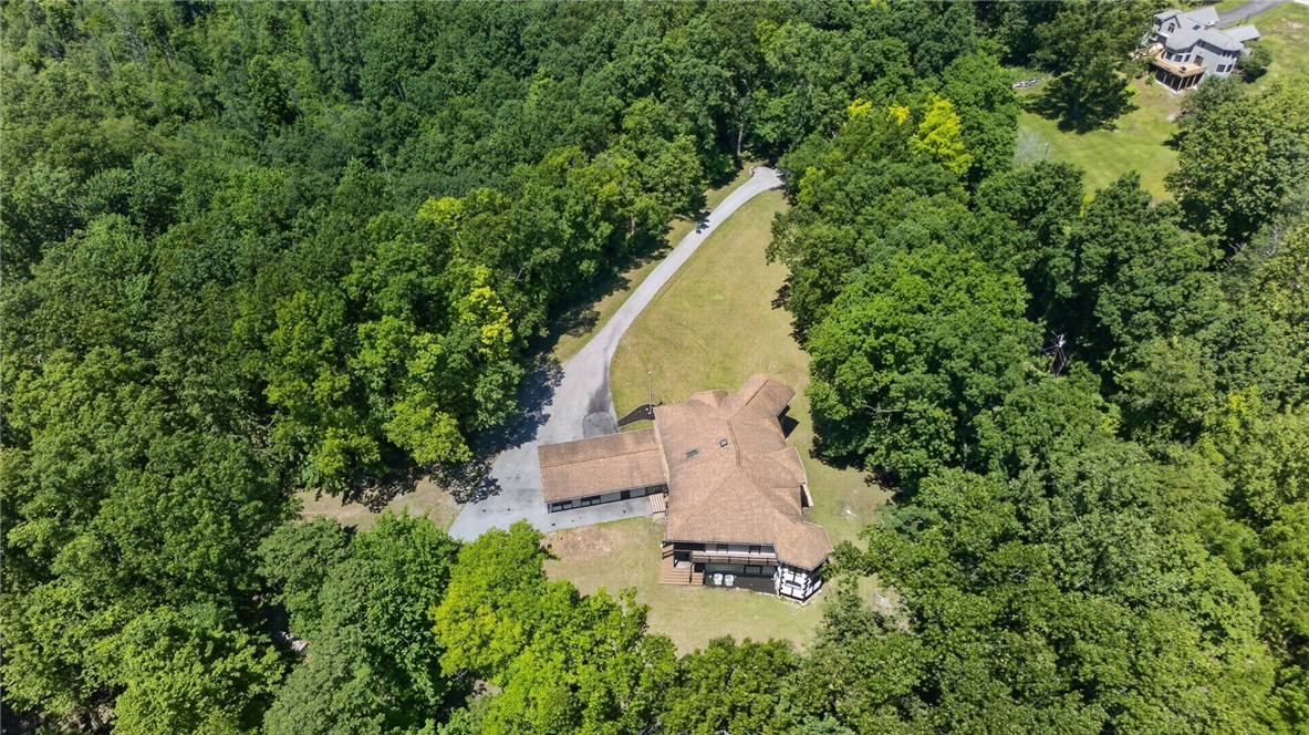 307 Fisher Road Perinton, NY 14534 - Photo 3 of 7