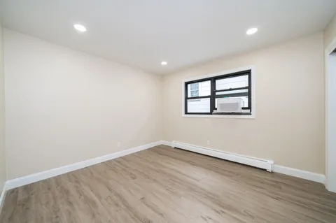 $3,250 | 213 Manhattan Avenue, Unit 2, Jersey City, NJ 07307