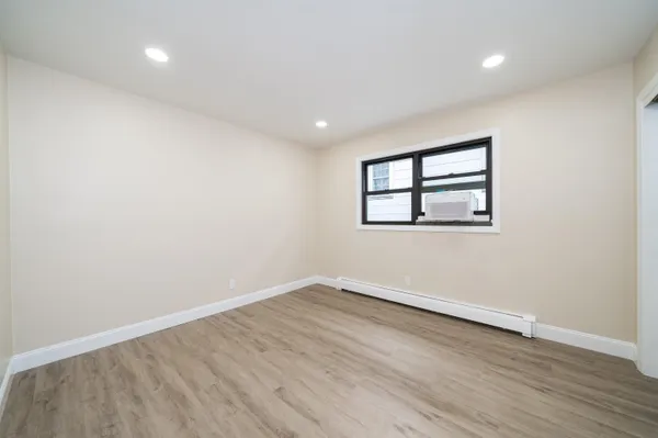 $3,250 | 213 Manhattan Avenue, Unit 2, Jersey City, NJ 07307