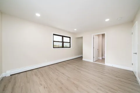 $3,250 | 213 Manhattan Avenue, Unit 2, Jersey City, NJ 07307