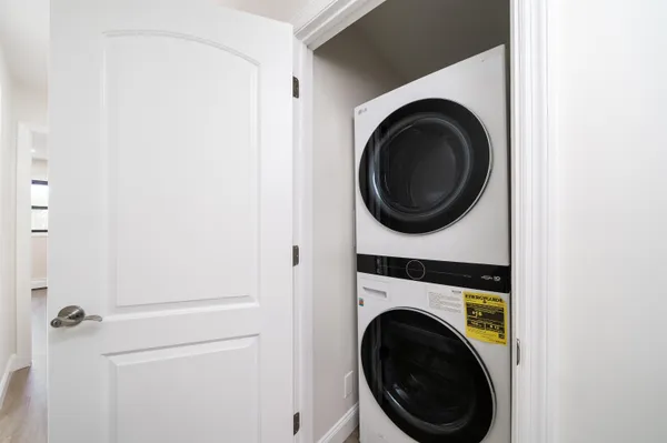 $3,250 | 213 Manhattan Avenue, Unit 2, Jersey City, NJ 07307