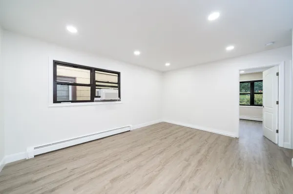 $3,250 | 213 Manhattan Avenue, Unit 2, Jersey City, NJ 07307