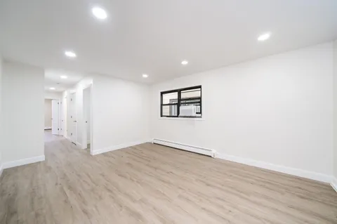 $3,250 | 213 Manhattan Avenue, Unit 2, Jersey City, NJ 07307