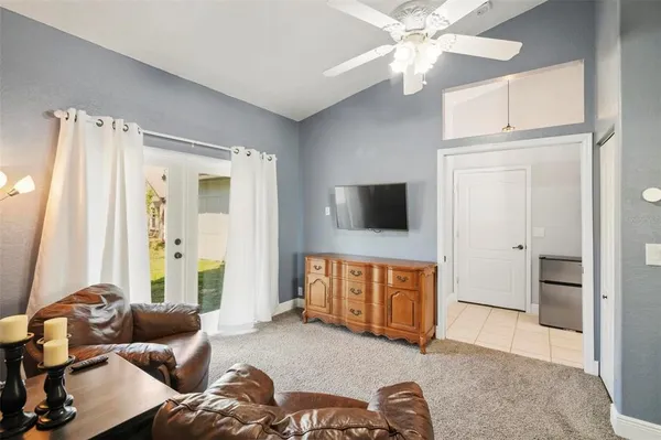 $2,000 | 6110 9th Ave Circle Northeast, Bradenton, FL 34212