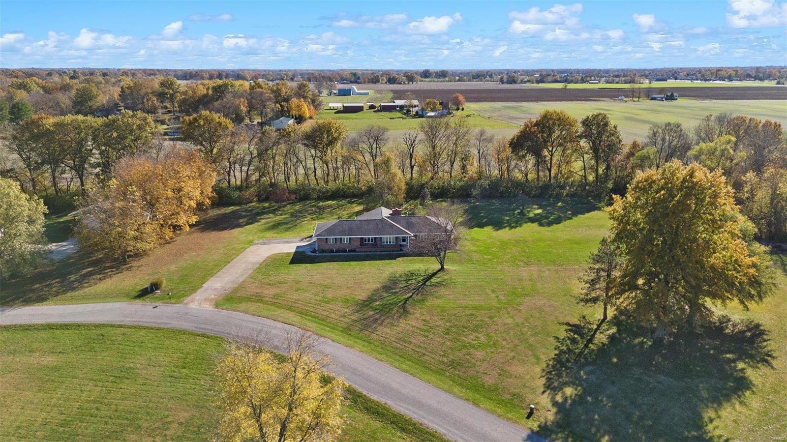 13302 Field Crest Road Highland, IL 62249 - Photo 3 of 45