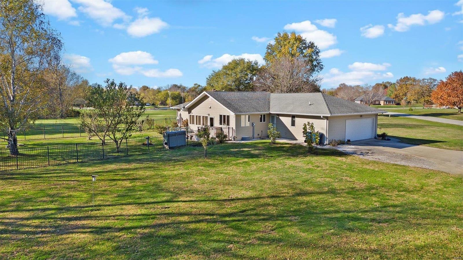 13302 Field Crest Road Highland, IL 62249 - Photo 40 of 45