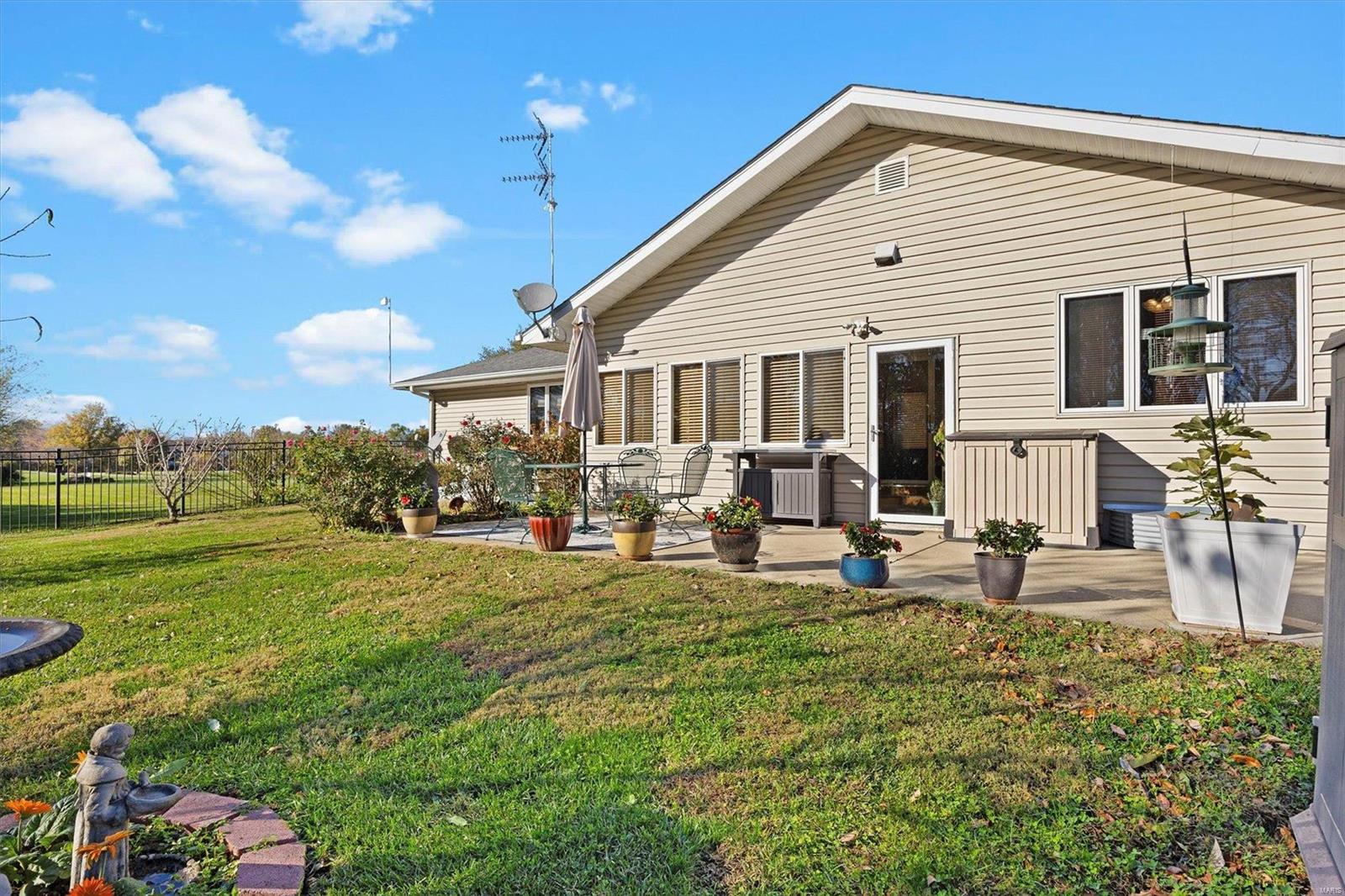 13302 Field Crest Road Highland, IL 62249 - Photo 44 of 45