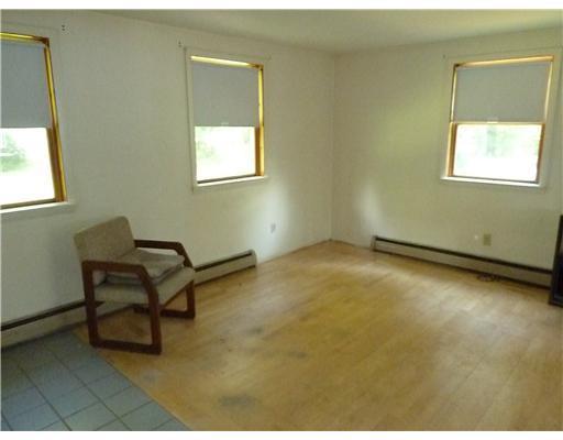 86 Barstow Road Gorham, ME 04038 - Photo 3 of 6 Living Room.