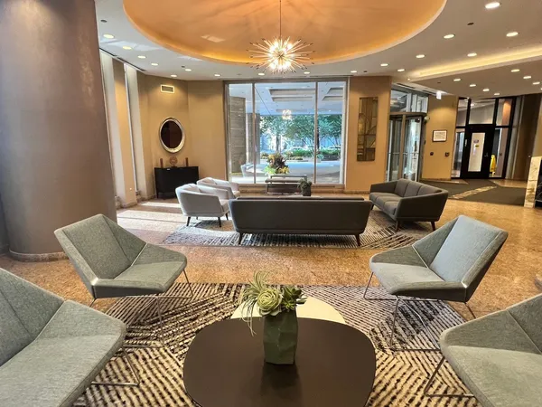 $2,450 | 222 North Columbus Drive, Unit 1407, Chicago, IL 60601
