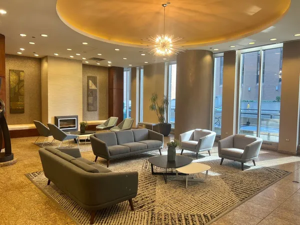 $2,450 | 222 North Columbus Drive, Unit 1407, Chicago, IL 60601